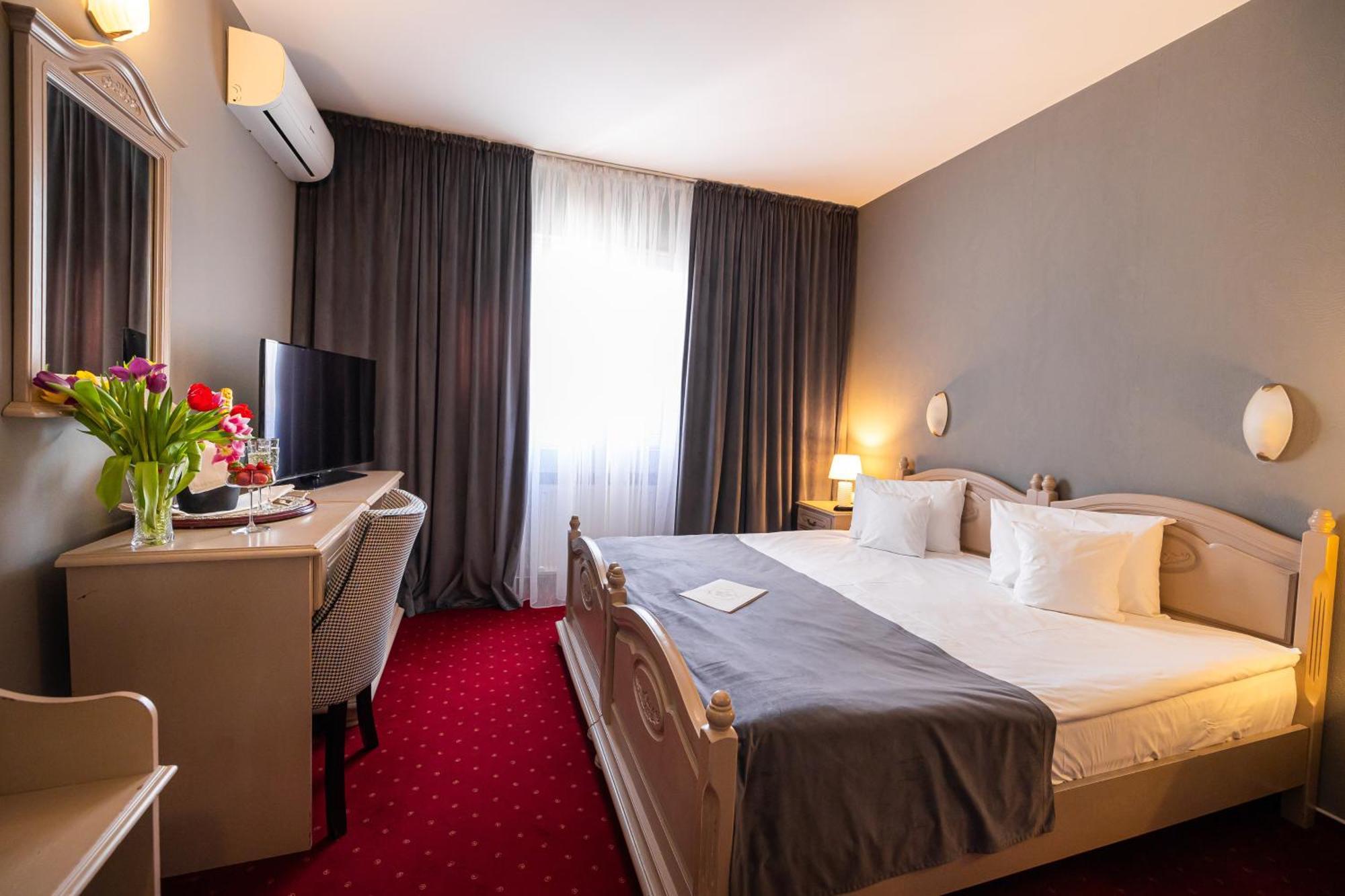 Hotel Brilliant Meses Zalău Exterior foto