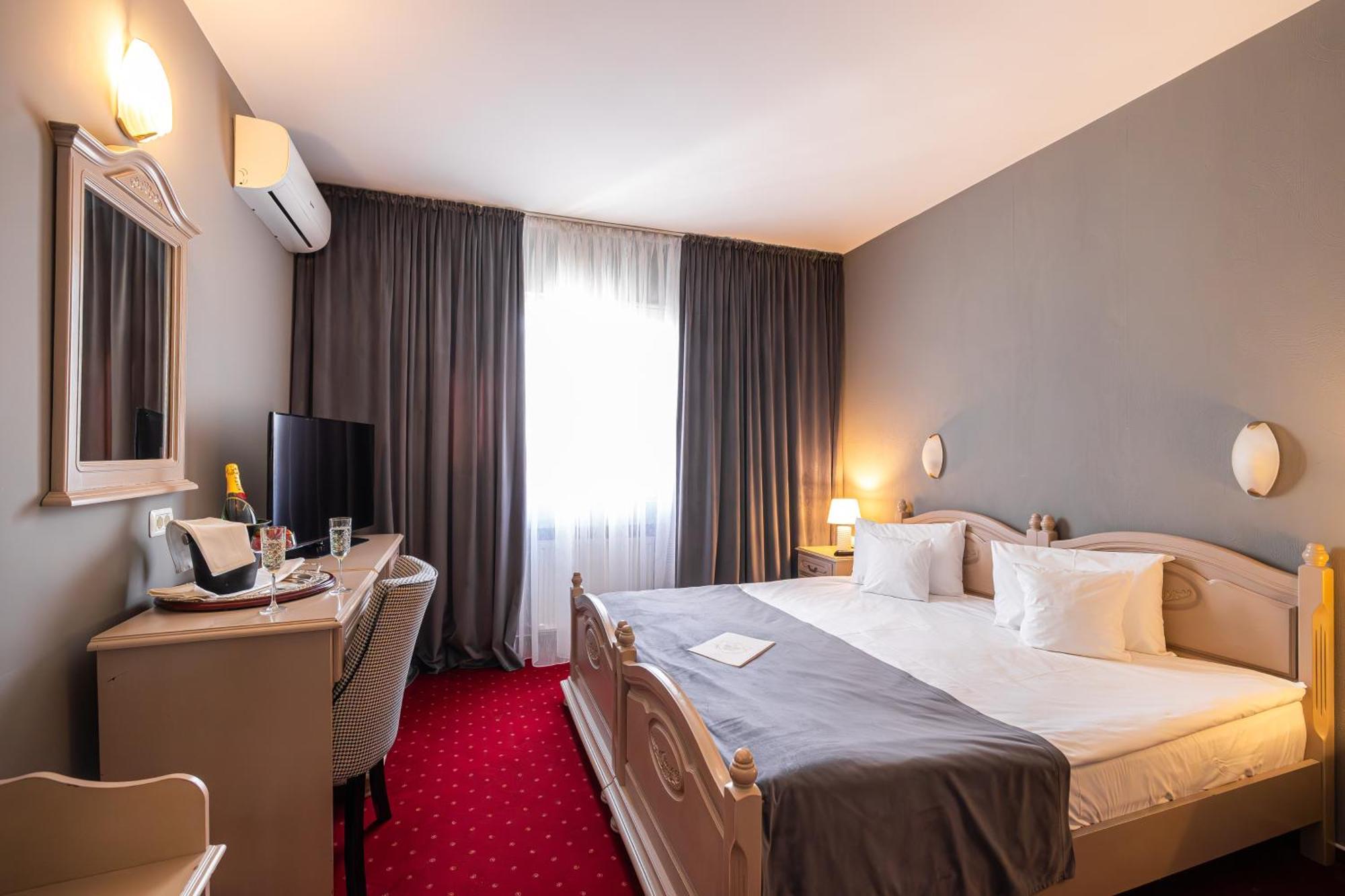 Hotel Brilliant Meses Zalău Exterior foto